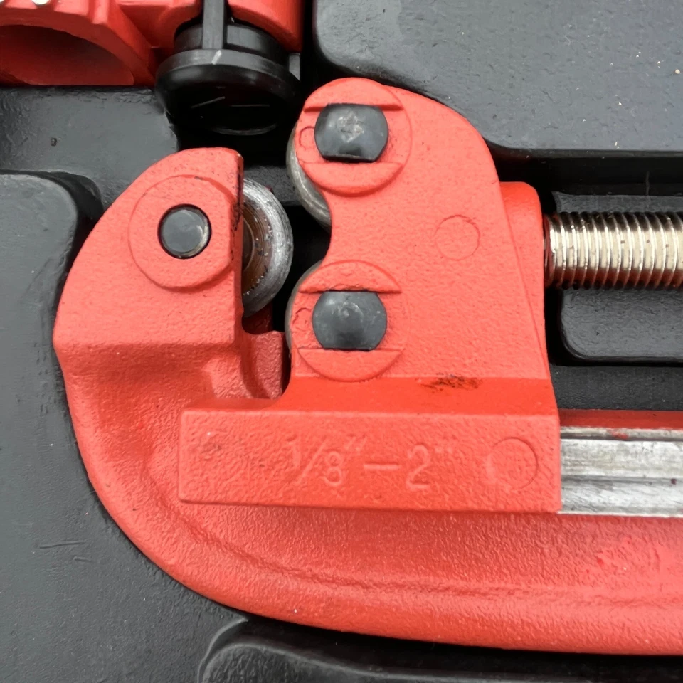 Cummins Manual Ratchet Pipe Threader Kit Threading Dies Pipe Cutter & Wrenches - Image 4 of 4