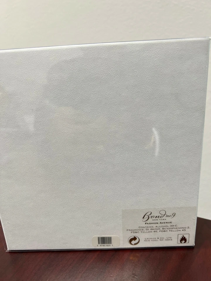 BOND No.9 时尚 AVENUE 3.3 液量盎司/100 毫升淡香精喷雾带盒 — 第 4/4 张图片