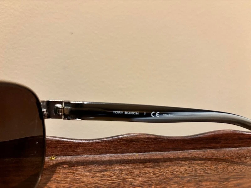 Элегантный Tory Burch TY6051 3198T5 60-14 140 мм золото авиатор подержанные солнцезащитные очки  - Изображение 4 из 4