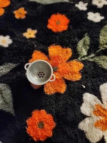 Vtg Barbie Doll Mini colander strainer diorama Kitchen Cooking Mini Dollhouse