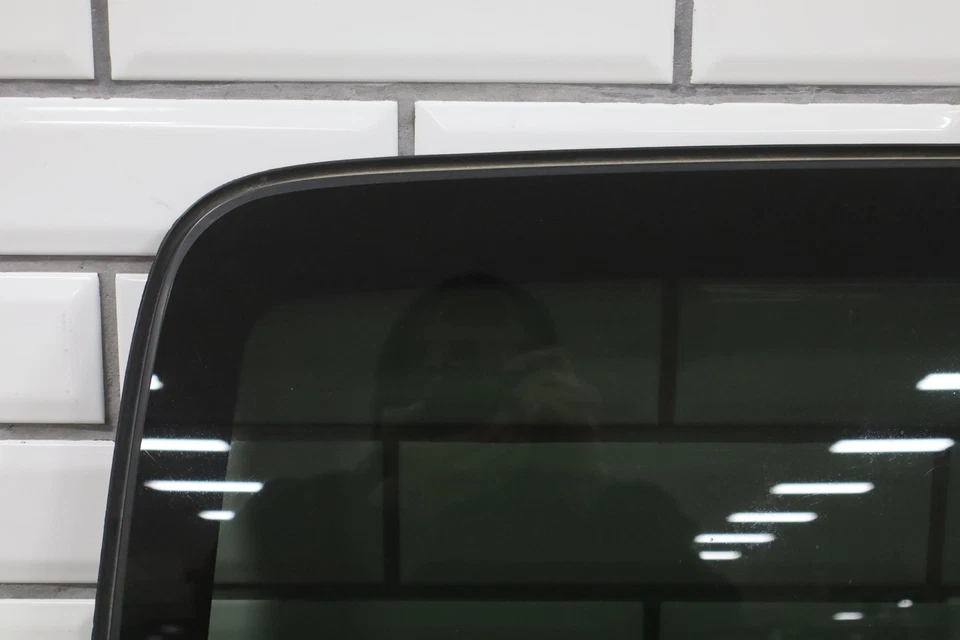 99-07 Chevy GMC Silverado Sierra GMT800 Extended Cab Right Rear Door Glass - Image 2 of 4