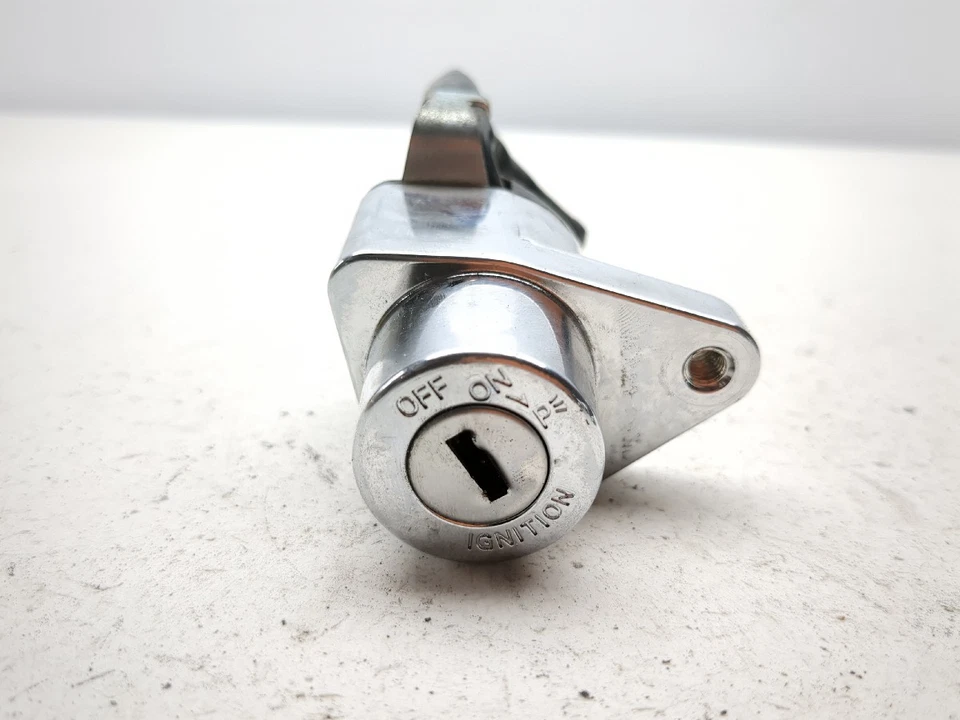 03-17 Victory Vegas Lock Set Ignition Switch Cap And Key - Image 4 of 4