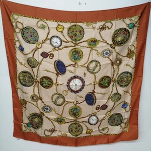 Gucci foulard soie montre de poche motif horloge multicolore carré 85 cm
