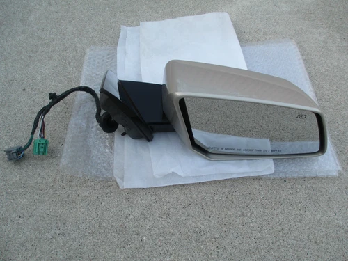 07 - 12 GMC ACADIA PASSENGER SIDE POWER FOLDING MEMORY AUTO MIRROR P/N 25842046
