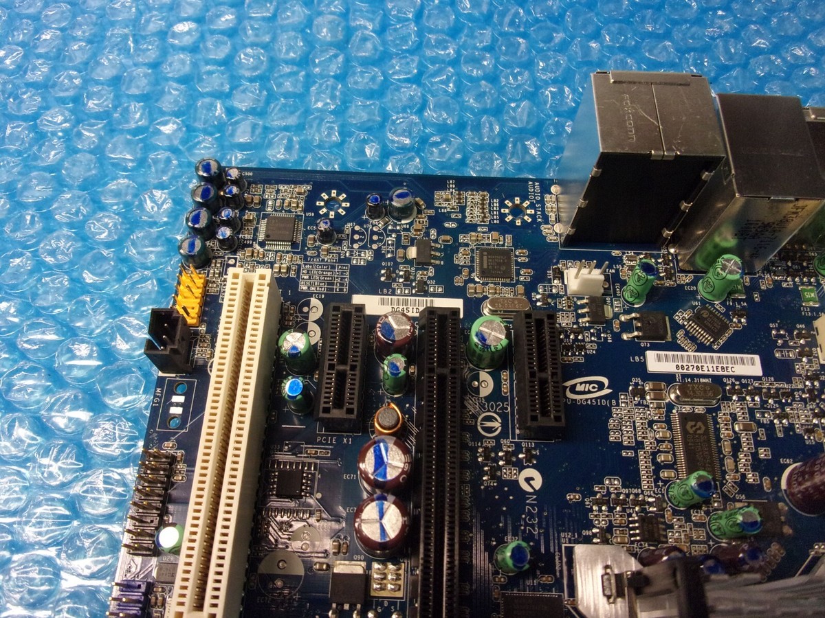 Intel DG45ID Socket LGA775 DDR2 Micro ATX Motherboard With I/O