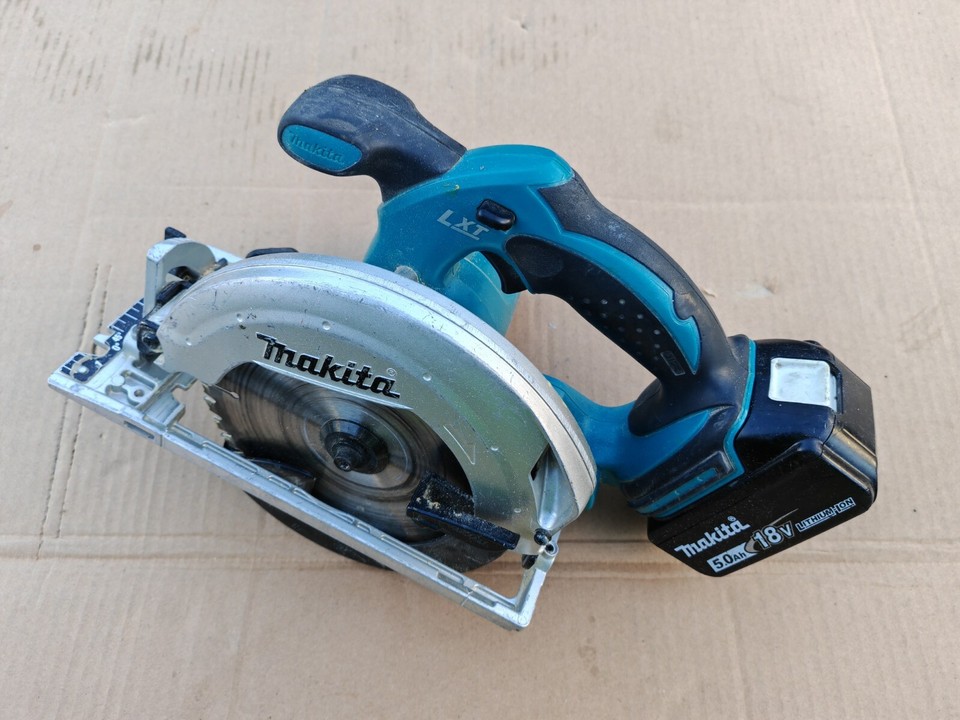 Makita Cordless 18V Circular Saw DSS611Z WITH BATTERY eBay