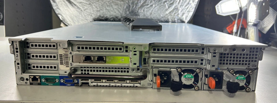 Dell EMC PowerEdge R730 2.5" Bay 2x120Gb SSD 2xPSU Server Intel Xeon 256GB RAM - Image 2 of 4