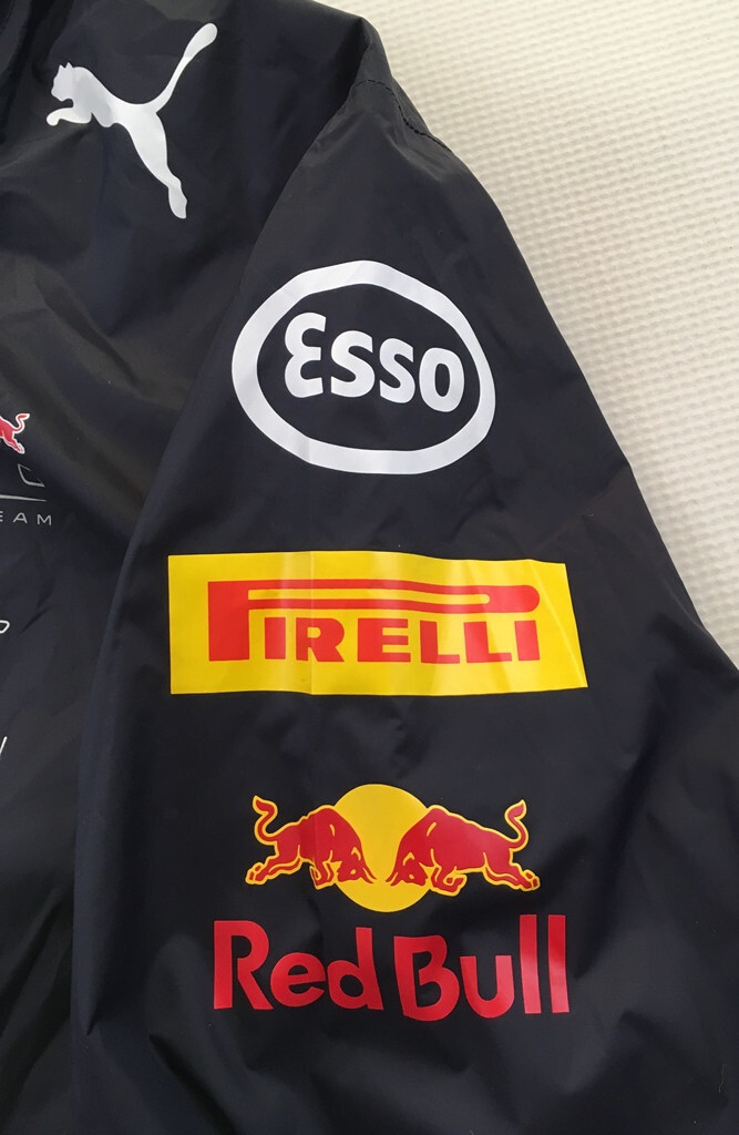 NEW Red Bull Racing Team 2017 Aston Martin Rain Coat Puma F1