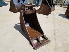 570mm Excavator Digging Bucket suit 13 Tonne 60mm x 255mm x 290mm £500 + vat