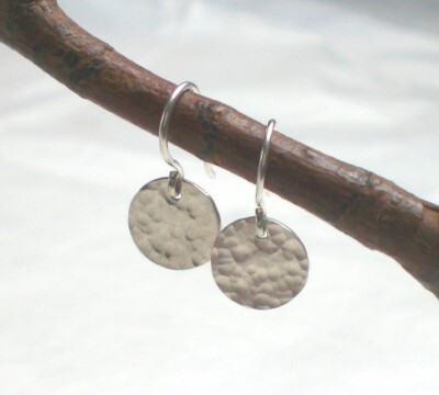 Kleine Ohrringe Scheibe gehämmert 925 Silber, Ohrhänger Dot Sterlingsilber r131