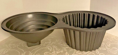 Make Impressive Cakes WILTON Giant CUPCAKE PAN 3D Non-Stick  2 Jumbo Baking MOLD