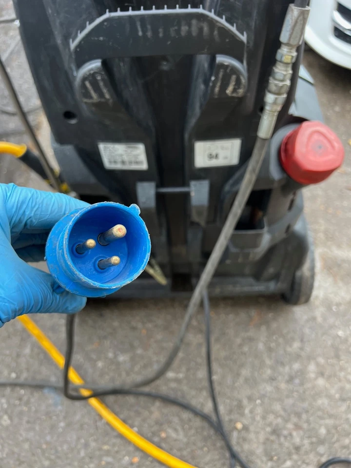 Karcher HDS 5/11 UX Hot & Cold  Washer - Image 2 of 4