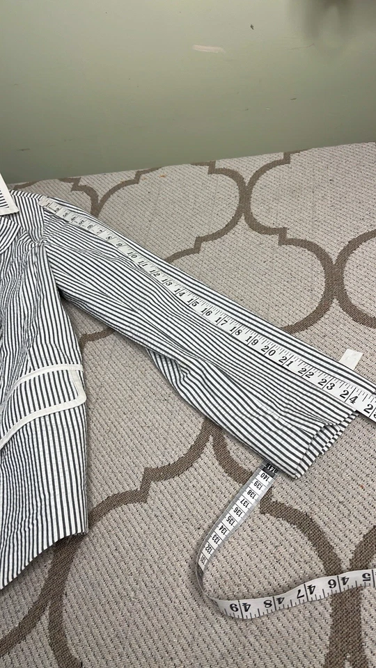 Liz Claiborne 尺码 10 泡泡纱白色灰色条纹女式西装外套 — 第 4/4 张图片