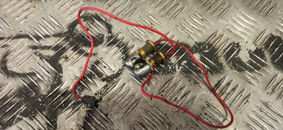 🔝 Luz de matrícula Suzuki GSF400 Bandit Foto 3 de 3