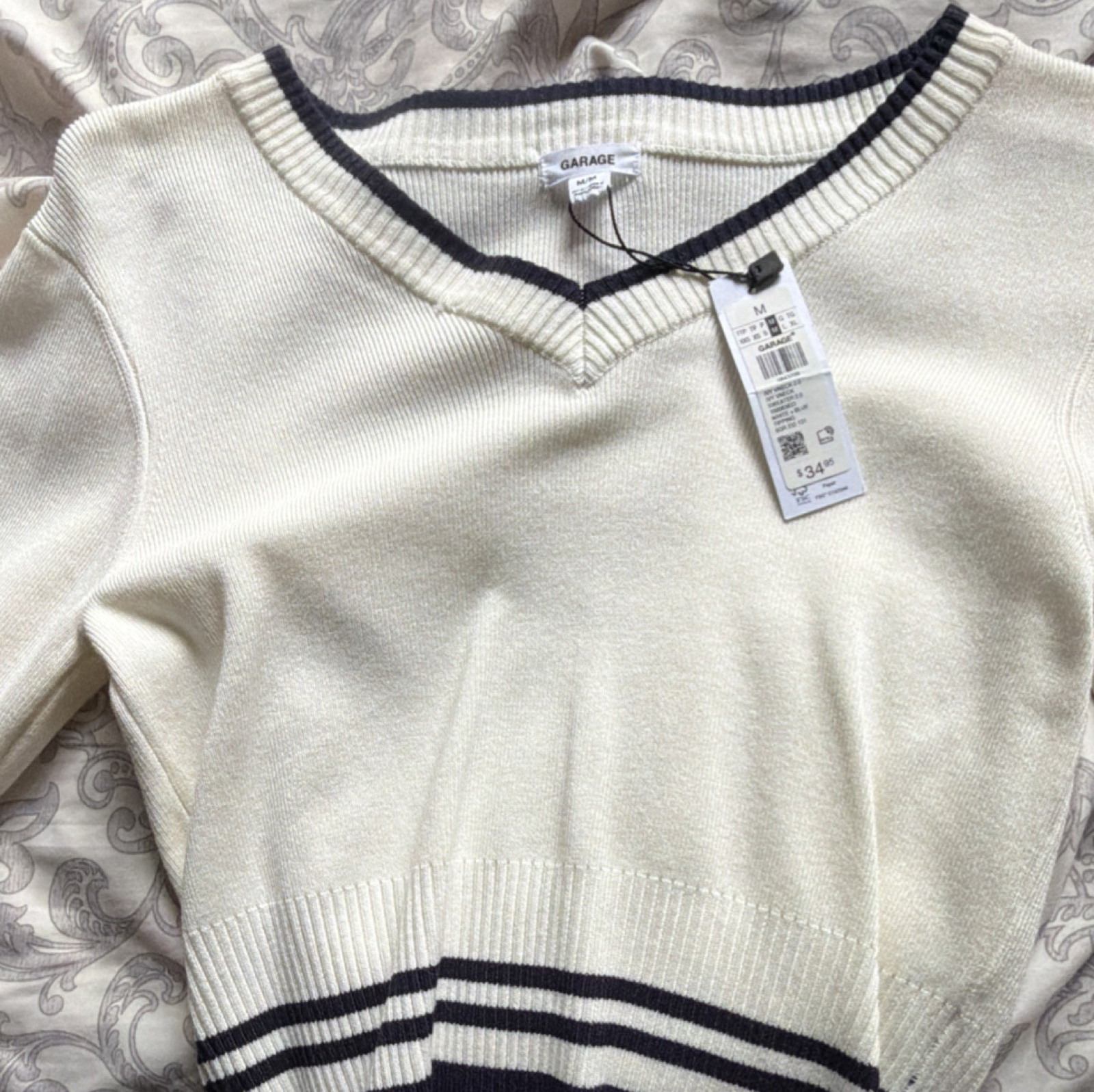 Garage Women's M Ivory/Navy Striped Knit V-Neck Long Sleeve Pullover Sweater