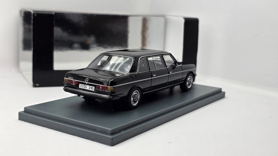 Neo Scale Models 1:43 Mercedes W123 LONG - Immagine 4 di 4