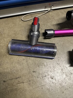 Dyson v7 Motorhead Cordless Stick Vacuum Cleaner- Used-Works Great