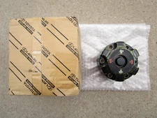 07 - 18 TOYOTA LAND CRUISER VDJ76 FREE WHEEL AUTOMATIC LOCKING HUB QTY 1 OEM NEW