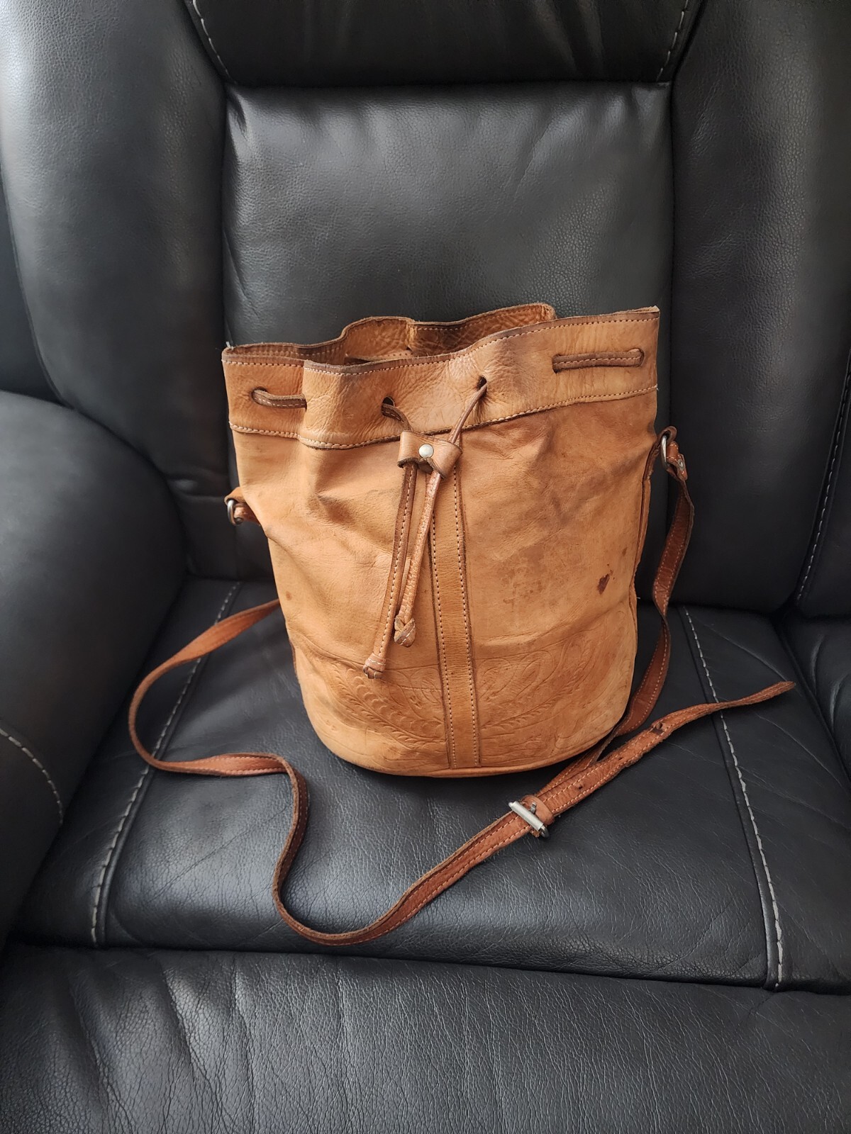 Force Ten Classic Tan Brown Leather Hand Tooled Shoulder Bag Purse