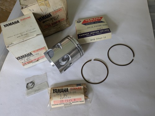 Kit pistone originale Yamaha 1° oversize 0,25mm 3R1-11630-12 YZ80 1980 - Foto 2 di 2