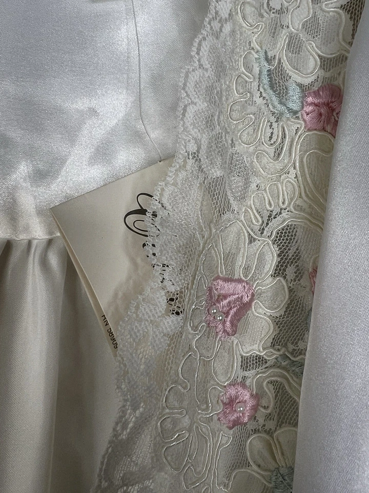 NUEVO CON ETIQUETAS DE COLECCIÓN AÑOS 80 Cabernet Blanco Satinado Encaje Bata Boda Luna de Miel Peignoir Talla M Foto 4 de 4