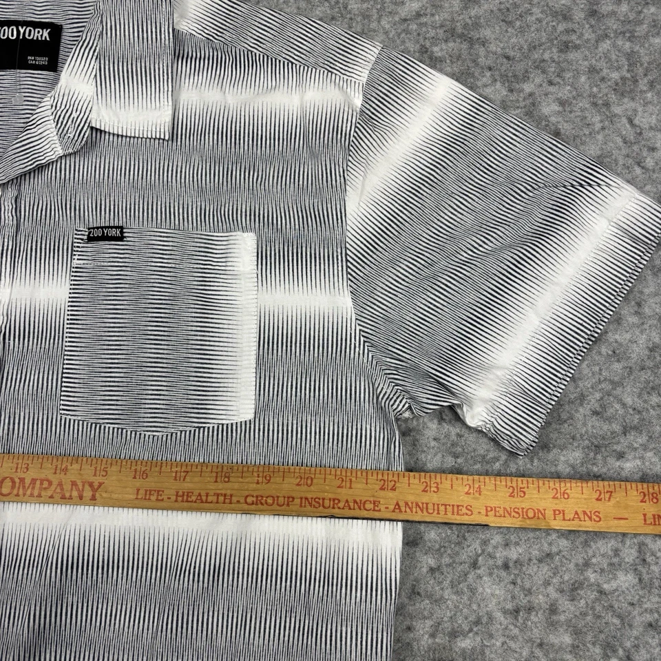 Zoo York Short Sleeve Button Up Shirt Mens XL Black White Retro Abstract - Image 4 of 4