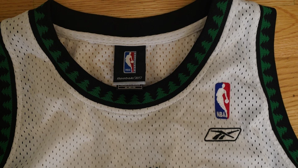 CAMISETA VINTAGE REEBOK NBA TIMBERWOLVES KEVIN GARNETT #21 2XL AUTÉNTICA MANCHADA Foto 3 de 4