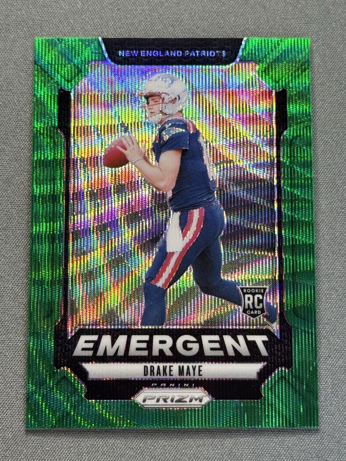 2024 Panini Prizm - Emergent Drake Maye #4 Green Wave Prizm (RC)