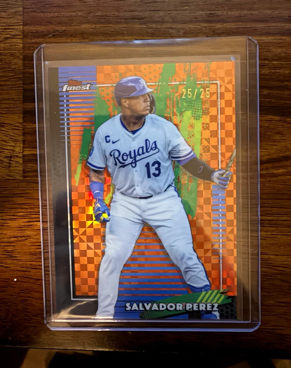 topps サルバドール・ペレス　直筆サイン　祝本塁打王！　99枚限定　Auto Salvador Perez Baseball Serial Numbered Sports Trading Cards