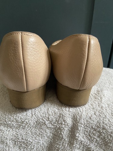 K by Clarks Shoes Oatmeal Size 7 Comfy Leather - Picture 4 of 8