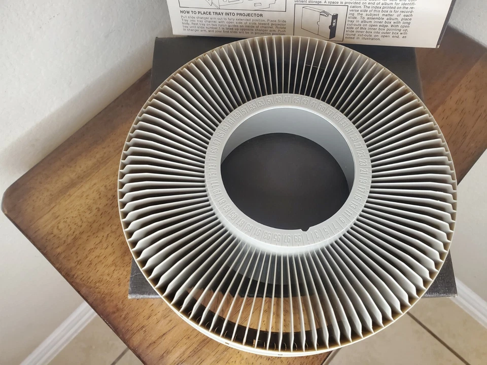 VINTAGE!! Montgomery Ward 100 Slide Wheel Tray in Album Pack Projectors 67-3473 - Image 3 of 4