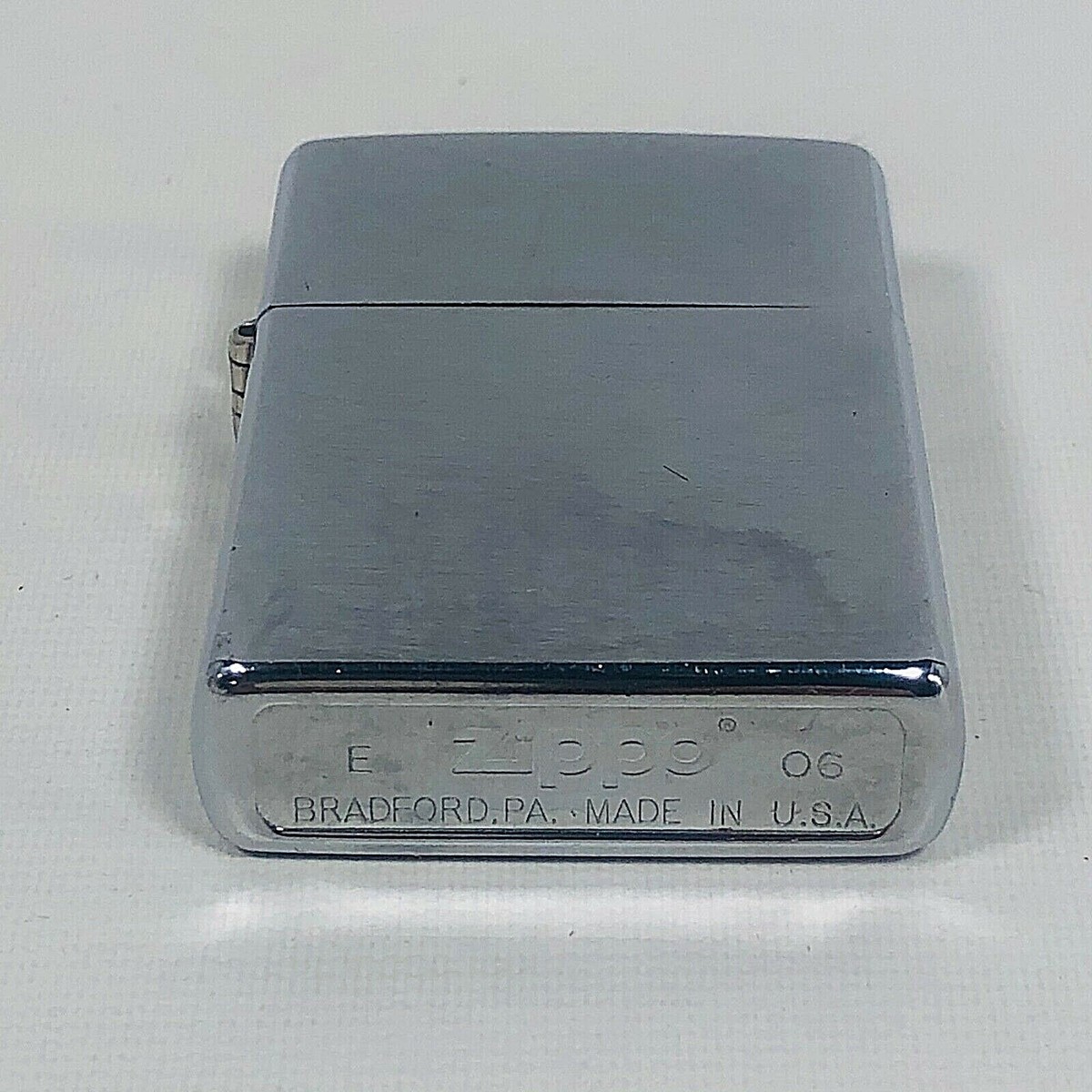 🔥2006 ZIPPO Lighter Chrome Silver Nice Condition E 06