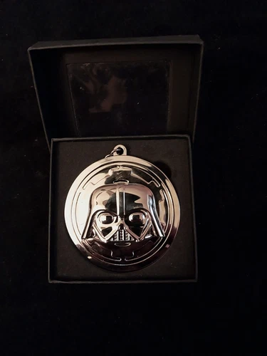 2015 Funko Smuggler's Bounty Star Wars Darth Vader Medallion