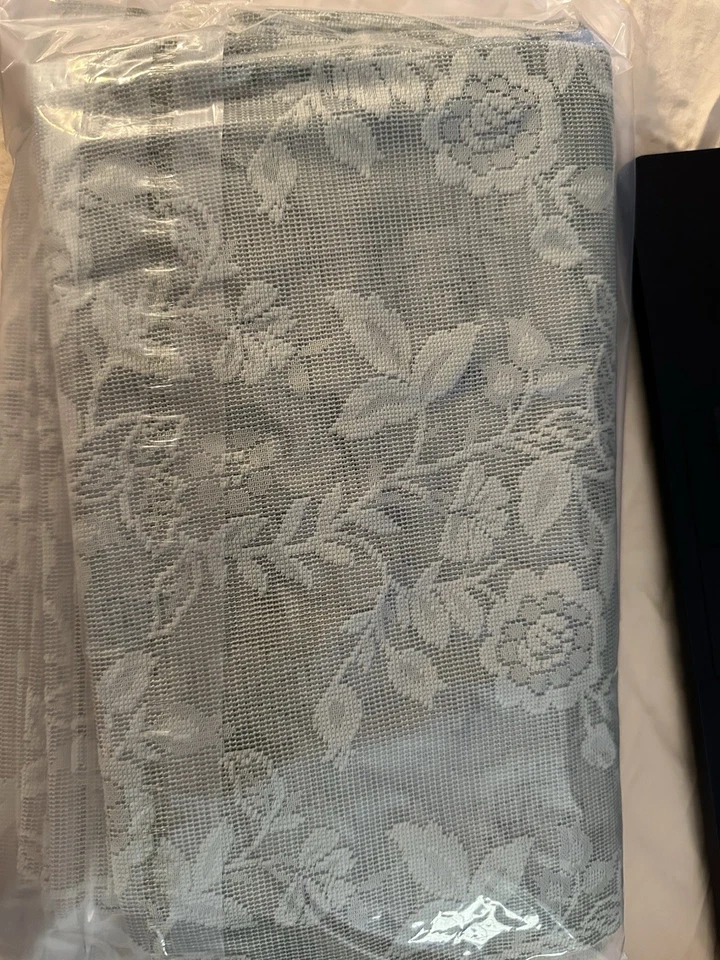 Sage绿色蕾丝窗帘42x45 2块套装乡村风叶花卉短蕾丝 — 第 2/4 张图片