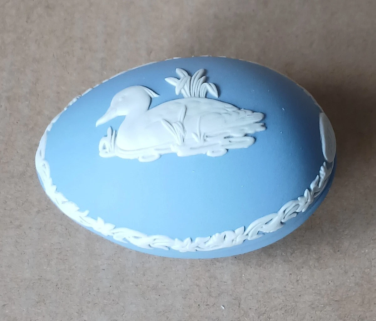 Wedgwood BLUE Jasper TUFTED DUCK British Bird Egg Box 1979 BOXED