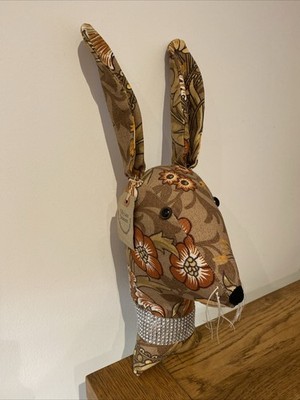 HASE KANINCHEN KOPF KUNST TAXIDERMIE WANDBEHANG HANDARBEIT UPCYCLING RETRO MATERIAL