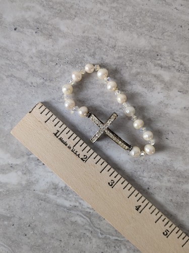 Rhinestone Cross & Faux Pearl Decor Beaded Stretch Bracelet - Picture 4 of 4