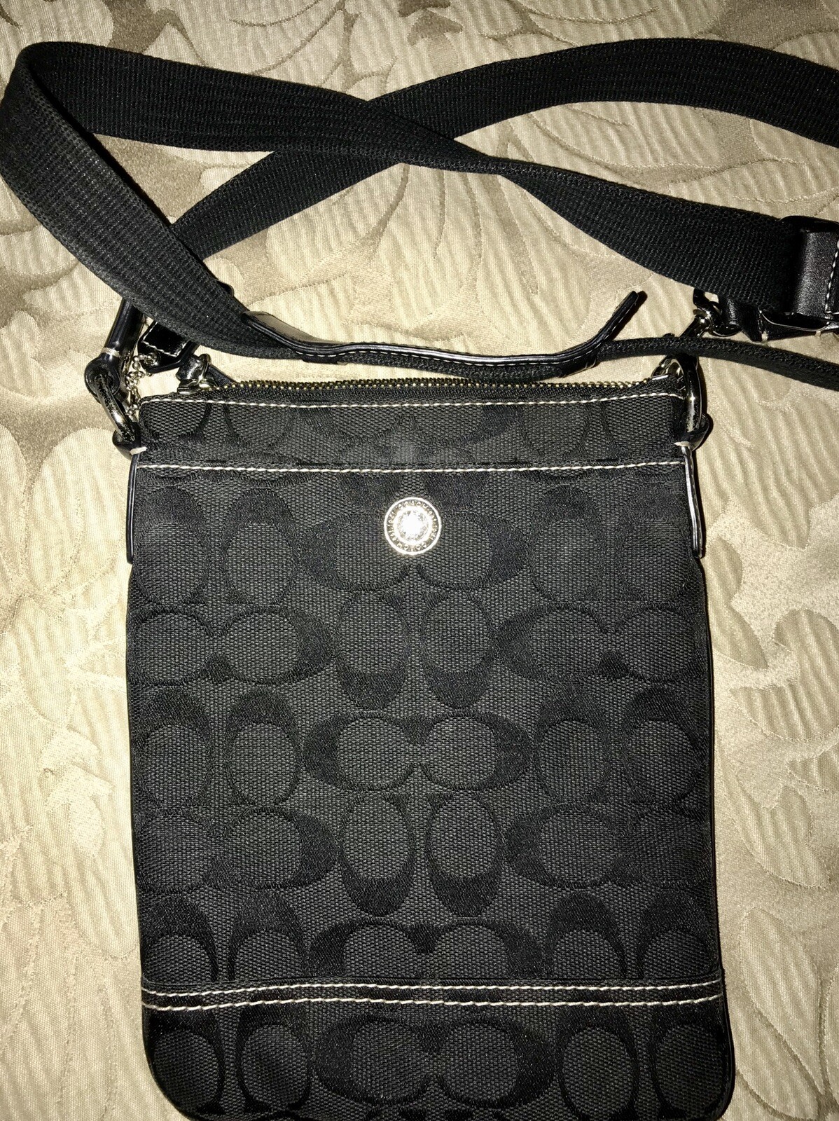 Gently Used COACH Signature Crossbody Swing Pack Gem