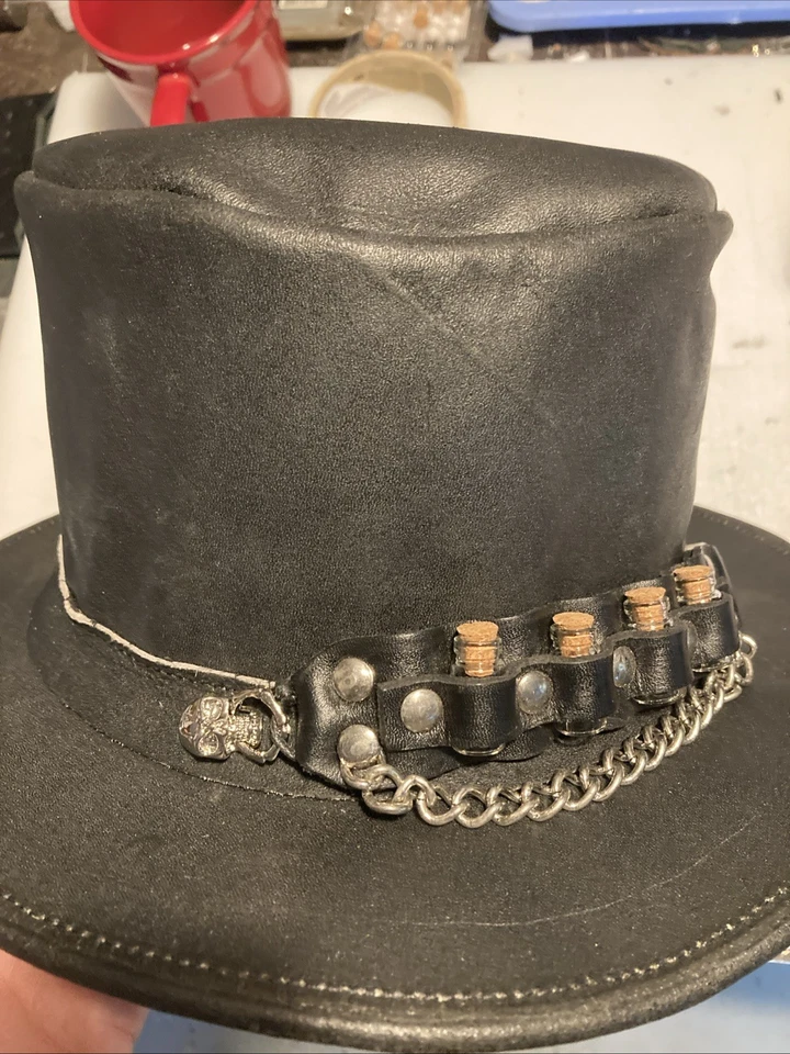 Шляпа доктора из натуральной черной кожи от чумы с бутылками зелья и черепами - Изображение 2 из 4
