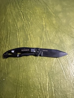 Black  GERBER Paraframe Plain Edge Folding Pocket Knife Super Sharp Clip
