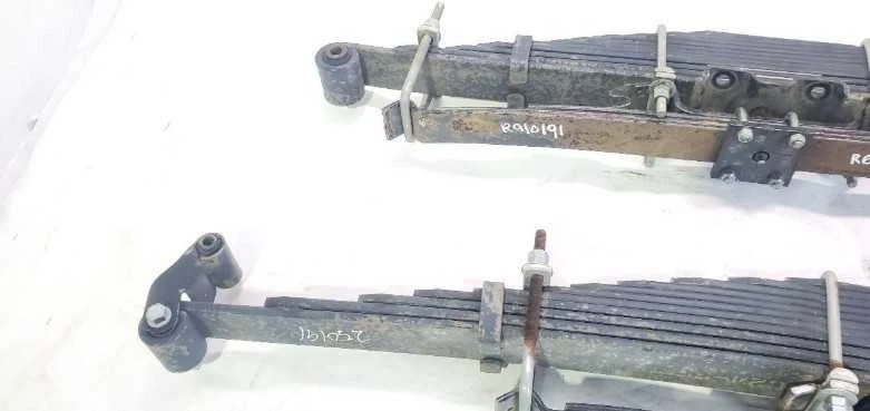 Par de molas traseiras de folha 2017 2018 2019 Ford E350 E450 SD OEM 6.8 AT Dually - Imagem 2 de 4