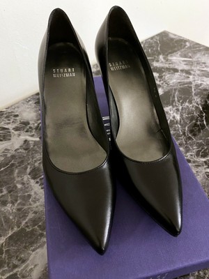 stuart weitzman pinot pump