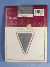 HANES SILK REFLECTIONS Pantyhose in GREY MIST Color-Size: EF Style 715 NIP