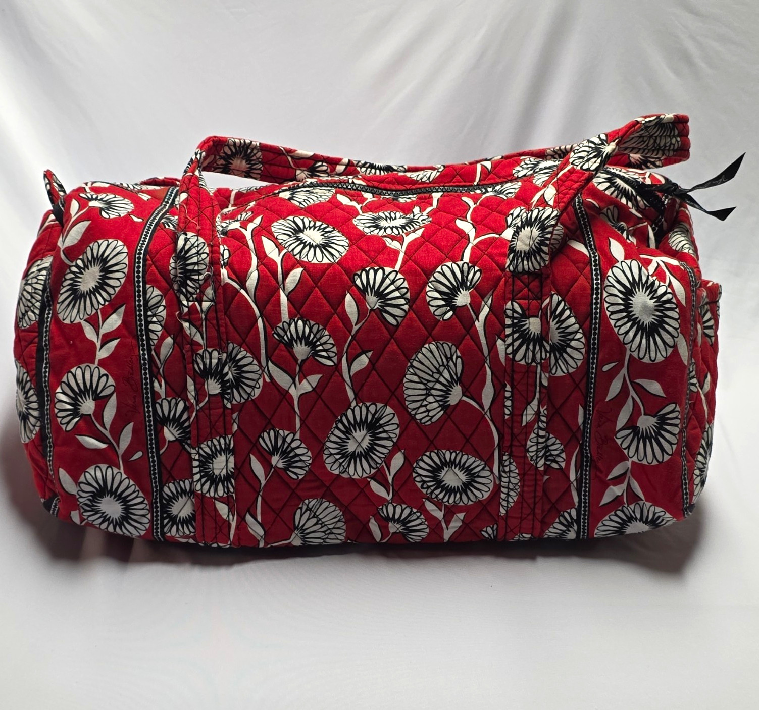 Vera Bradley Floral Quilted Duffle Bag Red/Black/White Cotton 19-22 Zip