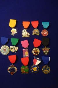 ( 13 )  San Antonio 2015 Fiesta Medals Lot