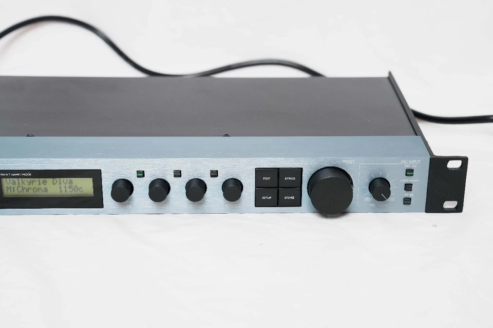 TC-Helicon VoiceWorks Plus processore vocale multieffetto armonia usato - Image 3 of 4