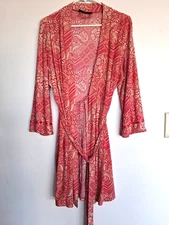 Size M pink & ivory bathrobe by Studio Donatella. Excellent condition