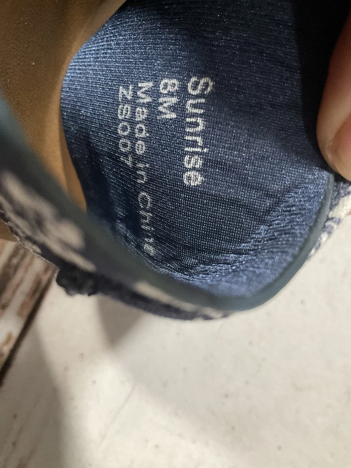 BLOWFISH AND NWT JOE BOXER SANDALS - Image 3 of 4