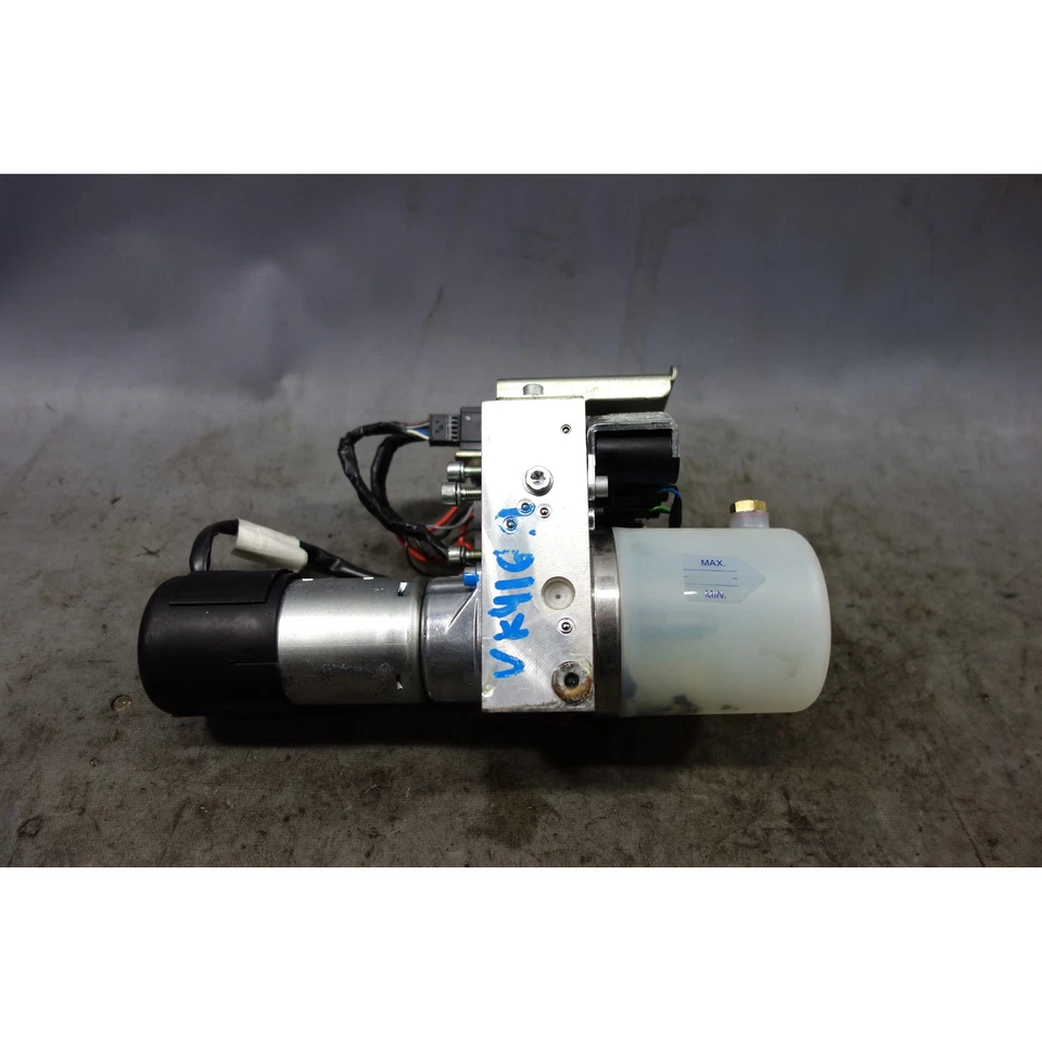 2008 - 2013 宝马 E88 1 系列可转换顶部液压泵电机单元工厂原始设备制造商 — 第 4/4 张图片