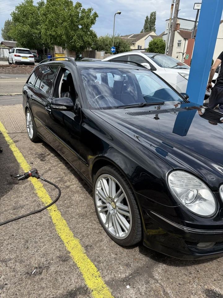 Mercedes-Benz E280 CDi Estate 2007 Service History - Leather - (Needs Aux Belt) - Image 1 of 4